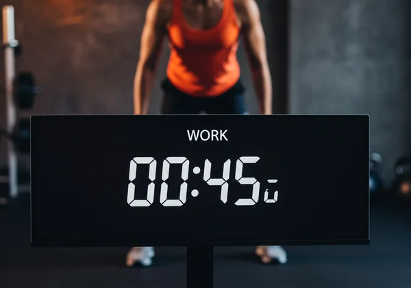 A large, clear fullscreen HIIT workout timer display in action